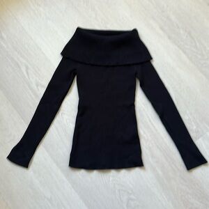 White/black label Black off the shoulder ribbed sweater